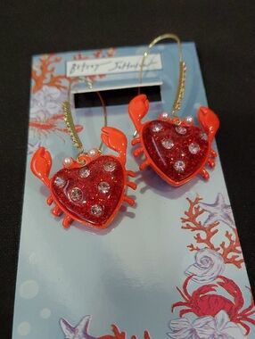 BETSEY JOHNSON CRAB EARRRINGS